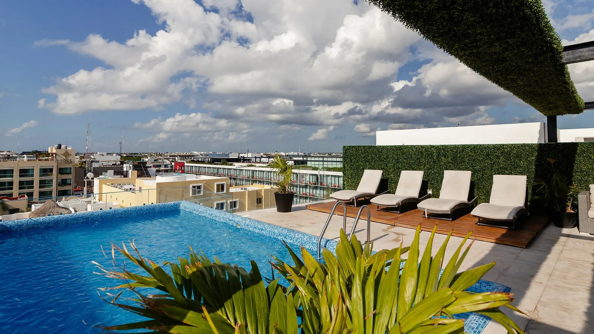 Menesse 32 Apartment Playa del Carmen